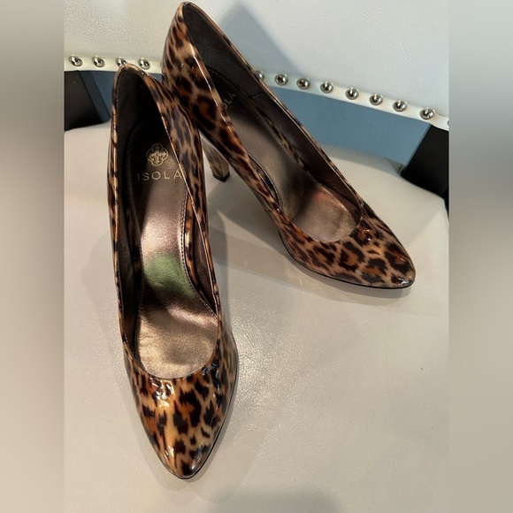 Isola Shoes Heels Cheetah Print Pumps Tan Brown Chain Animal Leopard Print 7.5 - Picture 13 of 16